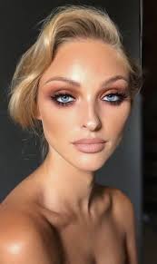 Blonde hair and blue eyes is sometimes the easiest to work with you should try being inspired by a celeb. Eyeshadow For Blue Eyes Blush And Bronzed Makeup Looks For Blue Hair Makeup Blue Eye Makeup Beauty Makeup