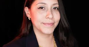 Diane Nieves's Instagram, Twitter & Facebook