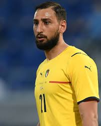 A native of castellammare di stabia, donnarumma started his football career with local team juve stabia, before joining milan at the age of 15. Gianluigi Donnarumma