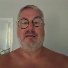 Who can build a retaining wall in San Juan del Sur?