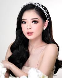 Introducing Laura Crown Simple yet elegant A solid piece of crown Suitable  for night party look Available for rent Contact us via whatsapp #headpiece  #sewaheadpiece #jualanheadpiece #headpiecehijab #headpiecewedding  #headpiecepesta #headpiecehandmade ...