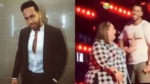Subscribe to get 40 exclusive photos. Romeo Santos Lets Fan Touch His Private Parts On Stage Telemundo