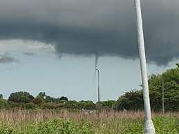 The tornado hit areas around manchester airport to the south of the city centre at around 5pm on friday. Shock As Mini Tornado Spotted Over Hull Hull Live
