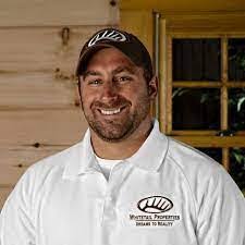 Aaron Houck's Instagram, Twitter & Facebook