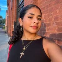 100+ "Ucros" profiles