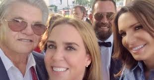 Dime algo... 🌞 . Gente buena. Gente bella. Gente querida. . Maximo Alvarez,  @ileanagarciausa y @jomiami . Love you guys ❤ . . #somiami #Bayside #ivanka  #Trump2020 #trumpcampaign #miami #cuba #purocubano #cubanosenmiami #