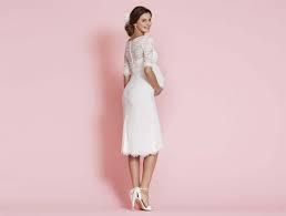 Unabhängig von der schwangerschaft ist es eine typfrage, ob man im langen oder kurzen kleid ja sagt. Im Brautkleid Schwanger Heiraten 6 Tipps Fur Werdende Mamis