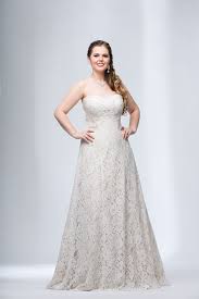 Brautkleider xxl fehlerfrei zu verschmelzen, ist gar nicht so einfach. Miss Antolina Marinette Brautmoden Dortmund