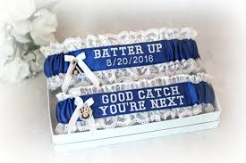 30 Grand Slam Baseball Wedding Ideas Emmaline Bride Softball Wedding Sports Wedding Baseball Wedding