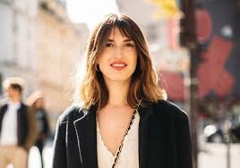 Mais les vagues peuvent avoir des cheveux épais et ondulés ne signifient pas que vous pouvez simplement attirer les gens par vos vagues. Carre Epaule Les Plus Jolis Modeles A Adopter Elle