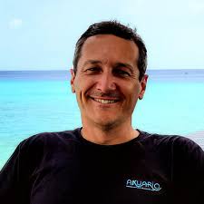 Inside a Dome, Mark Davidson *08's Film Immerses Viewers in the Ocean