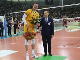 Kurek's springs for legs helped him power the polish team to gold medal in the 2012 fivb volleyball world league. Worldofvolley Pol M Even He Was Surprised Bartosz Kurek And The Shoulder Save Video