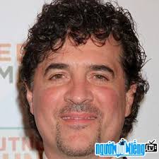 Ca sĩ nhạc pop Andrew Maurice Gold