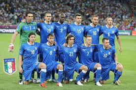Bekijk opstellingen, statistieken, selecties en historie van de wedstrijd tussen italië en wales op het ek 2021 voetbal op 20 juni 2021. Team Van De Voetbal Van Italie Het Nationale Redactionele Foto Image Of Midfielder Hoofden 18986351