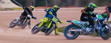 Alle informationen zur peek & cloppenburg filiale in 93059 regensburg öffnungszeiten & anschrift ⚡ filialverfügbarkeit abfragen jetzt zu p&c mode in regensburg bei p&c Zu Besuch Auf Der Vr46 Motor Ranch Tour Mit Valentino Rossi