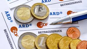 Im geschäftsjahr 2020 lagen sie bei rund 8,1 milliarden euro, was gegenüber 2019 einem leichten zuwachs von 0,5 prozent. Rundfunkbeitrag Steigt Gez Beitrag Soll Laut Kef Ab 2021 Erhoht Werden Stern De