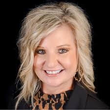 Autumn Bennett's Instagram, Twitter & Facebook