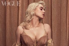 This is the first time the singer has been seen in this form, a change up from her usual. 30 Billie Eilish Hot And Sexy Photos Naked Pics Of Billie Eilish