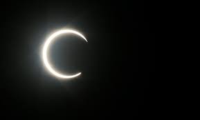Trouvez les meilleures images gratuites sur le thème « éclipse solaire 2020 ». Une Eclipse Annulaire Du Soleil Ce 21 Juin
