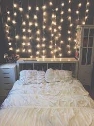 Christmas lights in the bedroom create a welcoming and magical ambiance that we just can't help but want to be in and around. Tumblr Decoracao Quarto Simples Decoracao Para Quarto Ideias De Decoracao Para Quarto Pequeno
