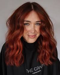 I don't think we'll ever get enough of the red trend & this one by  @paintslikeschmidt has us drooling 🤤 Formula: BASE 8.66i and 7.4 ENDS 8.4  and 8.43 #alfaparfmilano #alfaparfusa #alfaparfmilanopro #