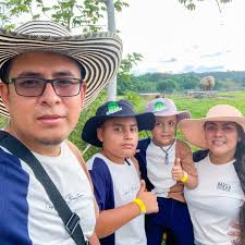 Accesorio: 📌PORTAPLACAS: *Pulsar NS 200. *Honda. *Apache. *Yamaha *KTM.  *Pulsar 135 LS. *Ycz 110. *BW'S. *AKT. *Pulsar NS 160. *FZ. *Personalizada.  Contamos con variedad de accesorios para motos, brindando atención, buen  servicio