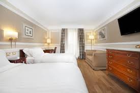 Rome Marriott Grand Hotel Flora Family Deluxe Room Bedroom Happy Guestroom Hotel Hotel Grand Hotel Rome Hotels