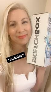 Jenny Bielecki's Instagram, Twitter & Facebook