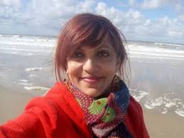 Vrouw die zes dagen overleefde in autowrak leert weer stappen