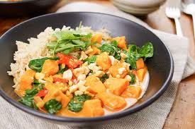 Rotes Thai Curry Mit Susskartoffeln Rezept Elle Republic Rezept Thai Curry Rezepte Gesunde Rezepte