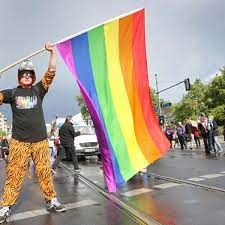Die regenbogenfahne hat eine lange tradition und diente in vielen kulturen weltweit als zeichen der toleranz, vielfältigkeit, der hoffnung und sehnsucht. Facebook Profilbilder In Regenbogenfahne Als Symbol Der Lesben Und Schwulenbewegung Multimedia
