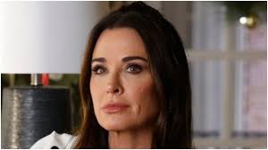 Fans Beg Kyle Richards to Stop Getting Plastic Surgery