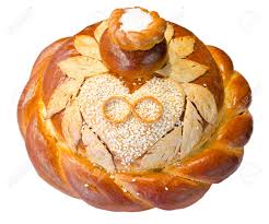 Egal wie unnötig für manch einen dieser brauch erscheint ist es ein relikt! Ein Frischer Laib Brot Hochzeit Ringe Auf Ein Herz Salz Auf Russische Brauche Und Traditionen Lizenzfreie Fotos Bilder Und Stock Fotografie Image 16330838