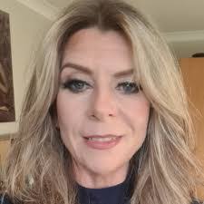 Fiona Graves's Instagram, Twitter & Facebook