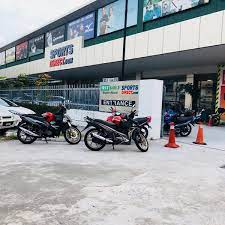 Besides that, there are over 30 primary and secondary schools in subang jaya, which include local, private and international institutions. Photos At Sports Direct Subang Jaya Selangor