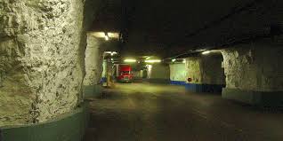 Kansas City Has A Massive Network Of Underground Caves That Houses Over 400 Businesses Including A Paintball Facility And A Post Office Kansas City Underground Cities Kansas City Missouri