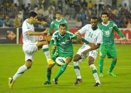 طالب مدرب المنتخب السعودي الأول لكرة القدم، الهولندي بيرت فان مارفيك، مجلس إدارة اتحاد كرة القدم بإبعاد المشرف على المنتخب طارق كيال عن الجلوس في دكة البدلاء. Ø§Ù„ÙØ±ÙŠÙ‚ Ø§Ù„Ø³Ø¹ÙˆØ¯ÙŠ ÙŠØªØ­Ø¶Ø± Ù„Ø¨Ø·ÙˆÙ„Ø© Ø§Ù„Ø®Ù„ÙŠØ¬ Ø§Ù„Ø«Ø§Ù†ÙŠØ© Ø¨Ù„Ù‚Ø§Ø¡ ÙˆØ¯ÙŠ Ø²Ù…Ø§Ù† Ø§Ù„ÙˆØµÙ„