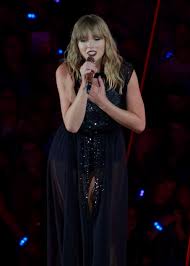 File:Taylor Swift - Reputation Tour Seattle - Long Live-New Years