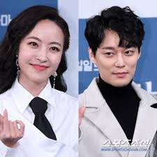 심은진 (沈恩珍, 1981년 2월 6일 ~ )은 대한민국의 여자 가수, 배우다. Zkl6lsas4sg4pm