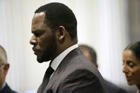 In january 2000, kelly had won favorite male soul/r&b artist at the american music awards and, in february, was nominated for several grammy awards, including best male r&b vocal performance (when a woman's fed up), best r&b album (r.), and best rap performance by a duo or group (satisfy you) with p. 15nkvusqxim9hm