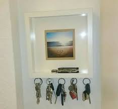 Ein Bilderrahmen Mit Kleinen Haken Zum Schlusselkasten Umfunktioniert Schlusselkasten Bilderrahmen Kasten
