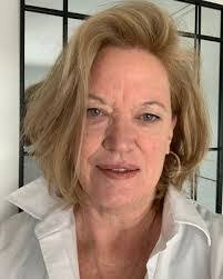 Karen Kehler's Instagram, Twitter & Facebook