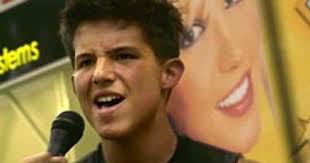 Britney acolytes vie for karaoke prize, stardom