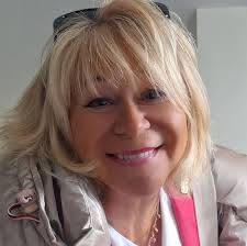 POURQUOI PARTIR ? Pourquoi partir ? Parce qu'il faut d'abord abandonner son  cadre, perdre ses repères, se désenkyster de ses habitudes : cette rupture  constitue une hygiène nécessaire. Le voyage exprime ensuite