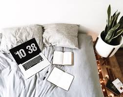 See a recent post on tumblr from @vintagehomecollection about bedding. Tumblr Room Inspiration