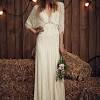 Con quel sapore vintage quasi innato, i vestiti da sposa con pizzo trasportano immediatamente al passato, soprattutto nelle tonalità più calde come l'avorio e il color champagne. 3