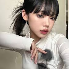 Lee Yoona (LeeYoonaaa)