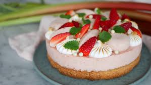 Det här är en lättgjord och saftig tårtbotten med smak av mandel. Wilma Tarta Recept Swedish Recept Samlingar