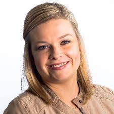 Kristen Squires's Instagram, Twitter & Facebook