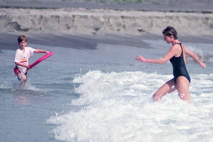 Meghan Markle's New Beach Photo Brings Back Memories of Princess Diana's  Vacation with Young Prince Harry